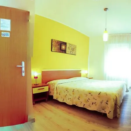Alpino Hotel 2*